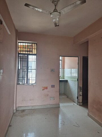 Bathroom in 1.5 BHK Apartment at Sector 10 Greater Noida – for Sale
