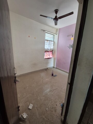 Bathroom in 1.5 BHK Apartment at Sector 10 Greater Noida – for Sale