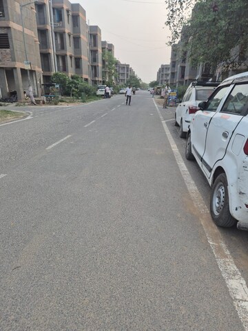 Parking in 1.5 BHK Apartment at Sector 10 Greater Noida – for Sale