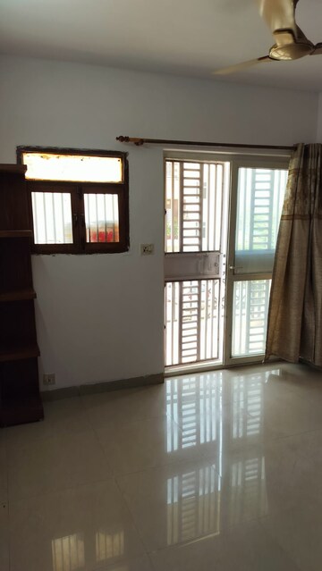 Room in 3 BHK Apartment at Sector 84 – for Rent