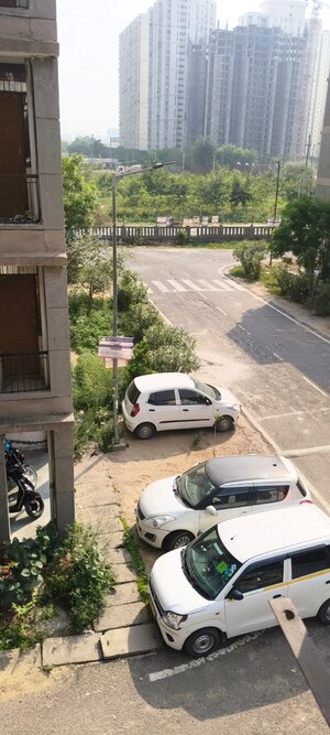 Parking in 1 BHK Apartment at Sector 10 Greater Noida – for Sale