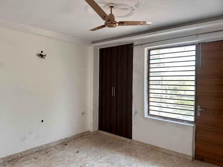 Room, green fields colony 3 Bedroom 1600 Sq.Ft. Builder Floor In Green Fields Colony Faridabad 8715128
