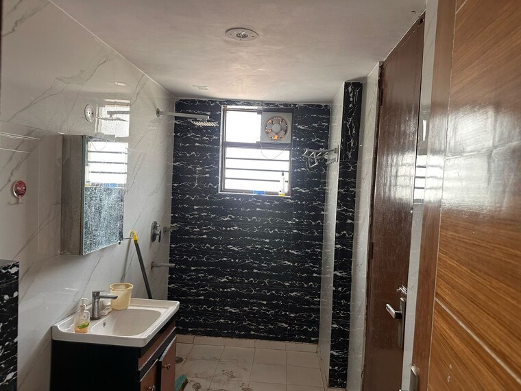 Attached Bathroom, green fields colony 3 Bedroom 1600 Sq.Ft. Builder Floor In Green Fields Colony Faridabad 8715128