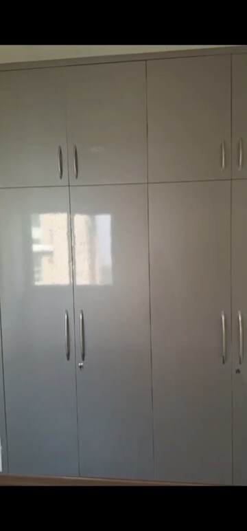 Furnished Amenities in 3 BHK Apartment at Puri Pratham, Sector 84 – for Rent