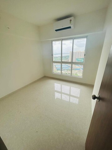 Room in 2 BHK Apartment at Lodha Amara, Kolshet Road – for Sale