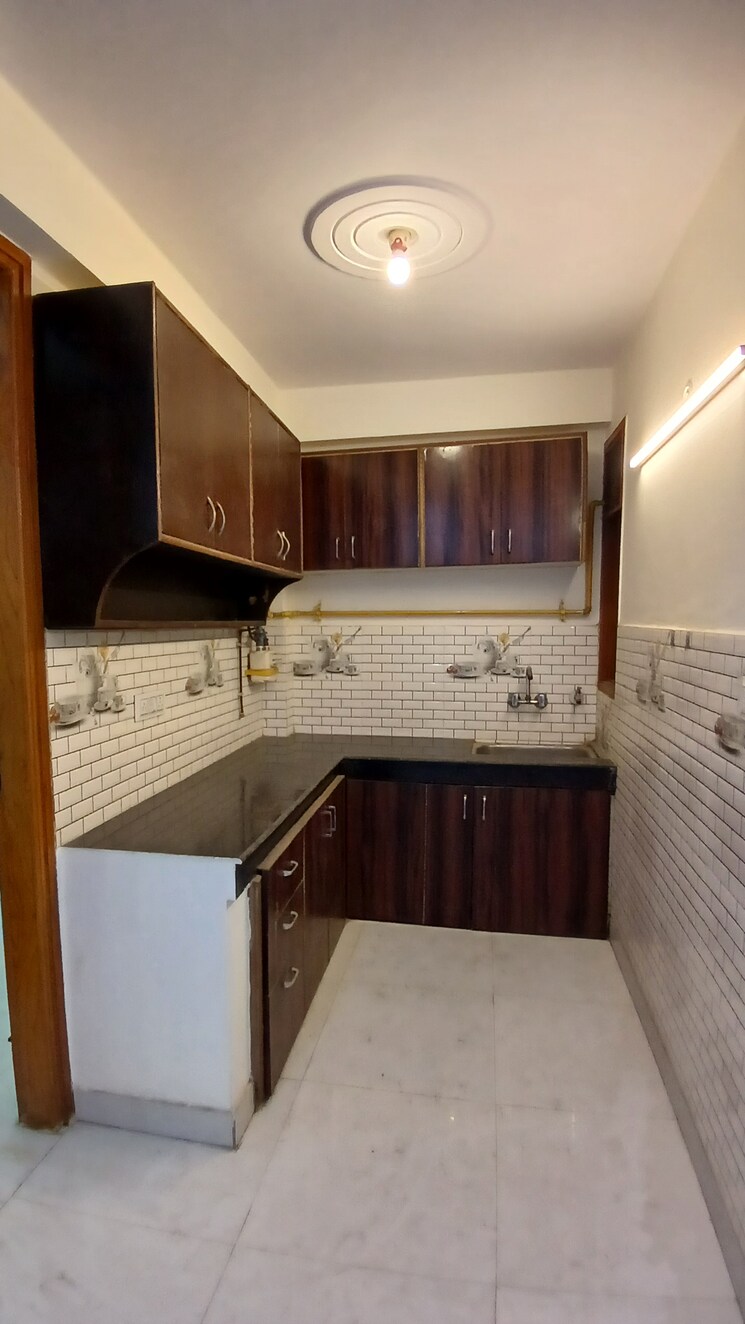 Kitchen, zakir nagar 3 Bedroom 900 Sq.Ft. Apartment In Zakir Nagar Delhi 8715285