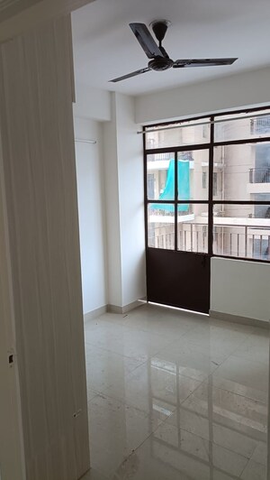 Room in 2 BHK Apartment at Signature Global Synera, Sector 81 – for Sale