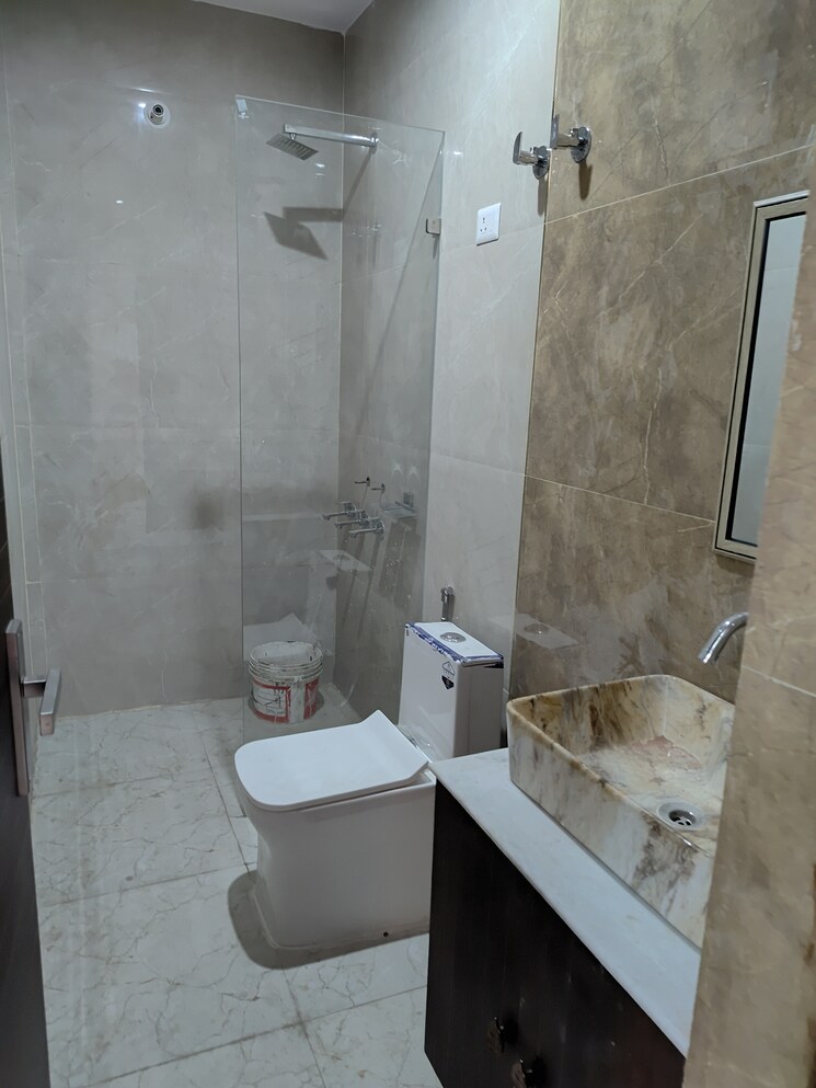 Bathroom, rwa-apartments-sector-47 2 Bedroom 112 Sq.Mt. Builder Floor In Sector 47 Noida 8715335
