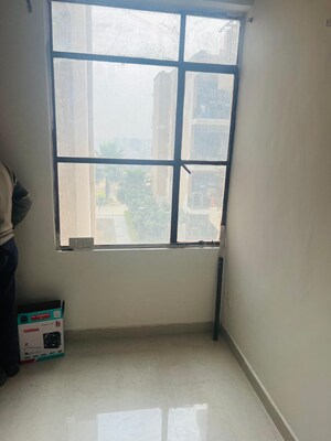 Room in 2 BHK Apartment at Signature Global Synera, Sector 81 – for Sale