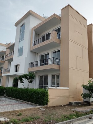 4 BHK Builder Floor – Exterior View View at Bptp Park Floors I, Sector 77 - for Sale