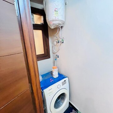 Furnished Amenities in 3 BHK Builder Floor at Jangpura – for Rent