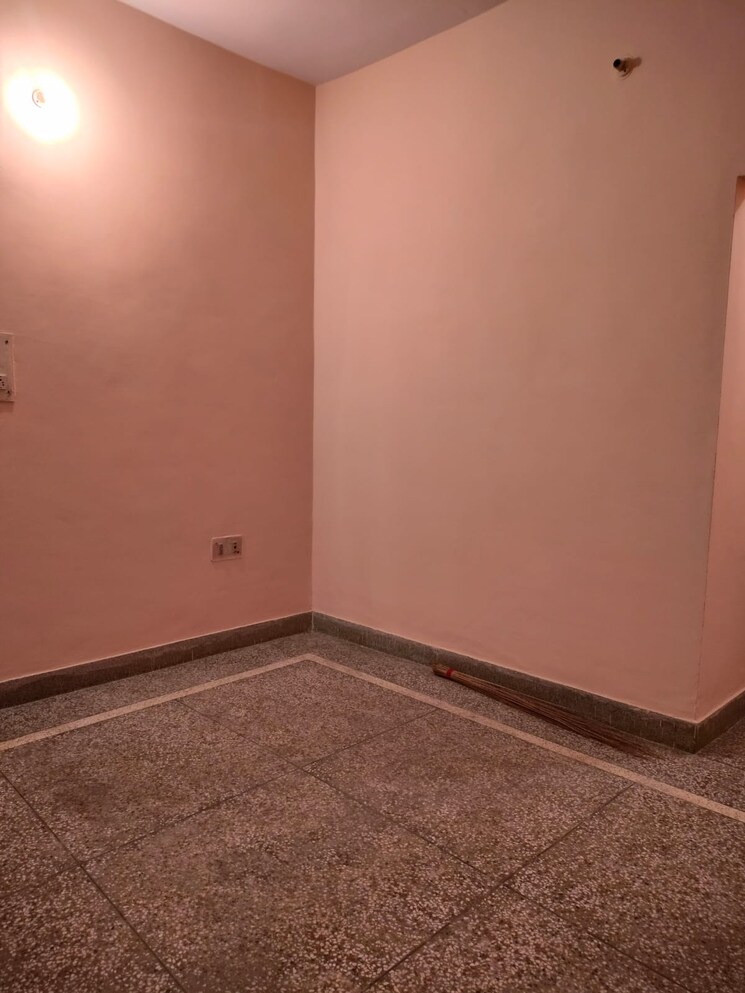 Room, laxman vihar phase 2 2 Bedroom 450 Sq.Ft. Independent House In Laxman Vihar Phase 2 Gurgaon 8715377