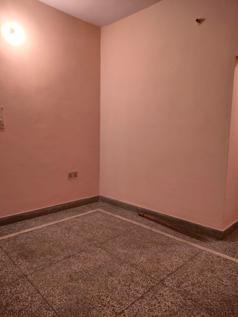 Room, laxman vihar phase 2 2 Bedroom 450 Sq.Ft. Independent House In Laxman Vihar Phase 2 Gurgaon 8715377