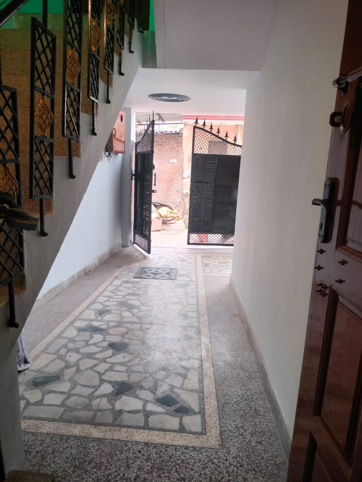 Balcony, laxman vihar phase 2 2 Bedroom 450 Sq.Ft. Independent House In Laxman Vihar Phase 2 Gurgaon 8715377