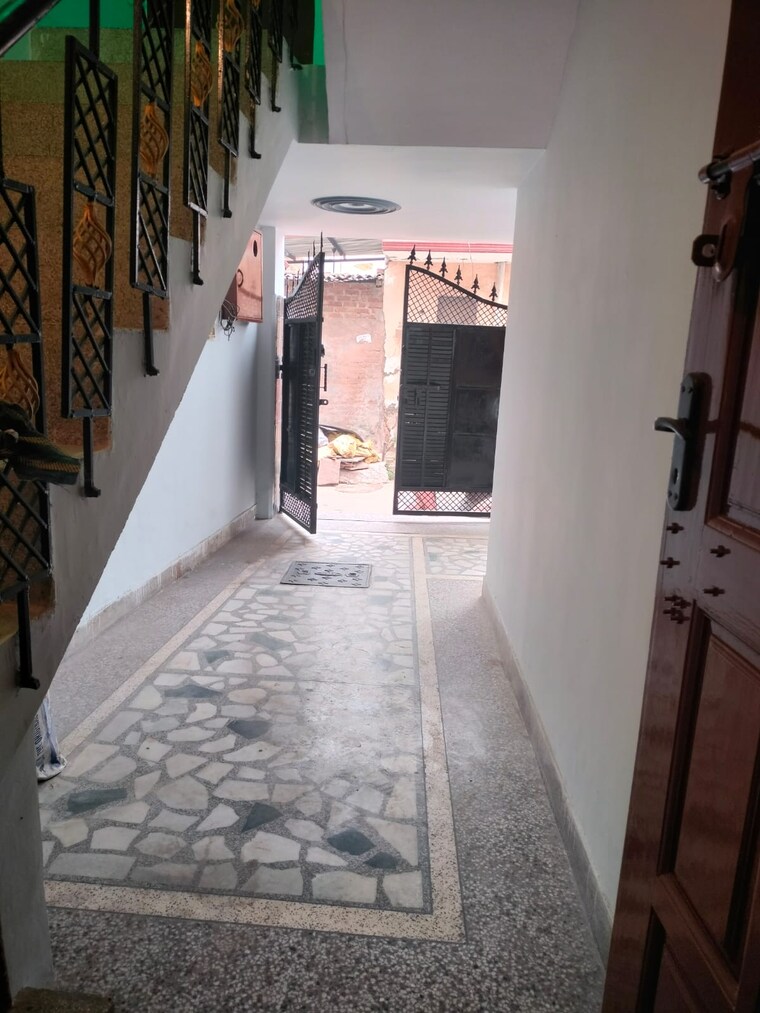 Balcony, laxman vihar phase 2 2 Bedroom 450 Sq.Ft. Independent House In Laxman Vihar Phase 2 Gurgaon 8715377