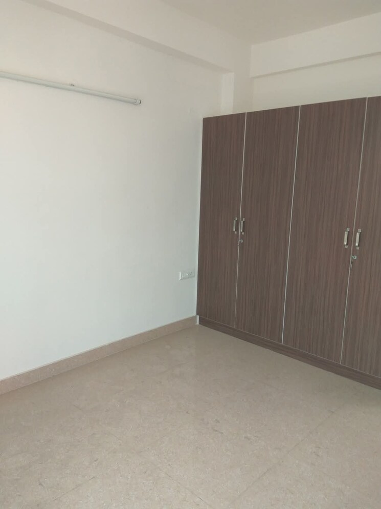Room, sector 9 2 Bedroom 179 Sq.Yd. Builder Floor In Sector 9 Gurgaon 8715370