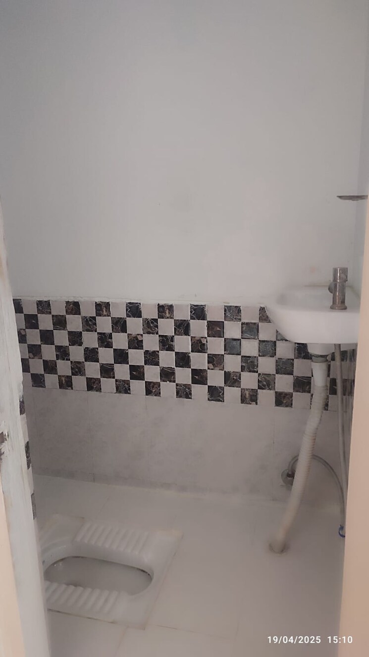 Bathroom, signature-global-synera 1 Bedroom 417 Sq.Ft. Apartment In Sector 81 Gurgaon 8715392