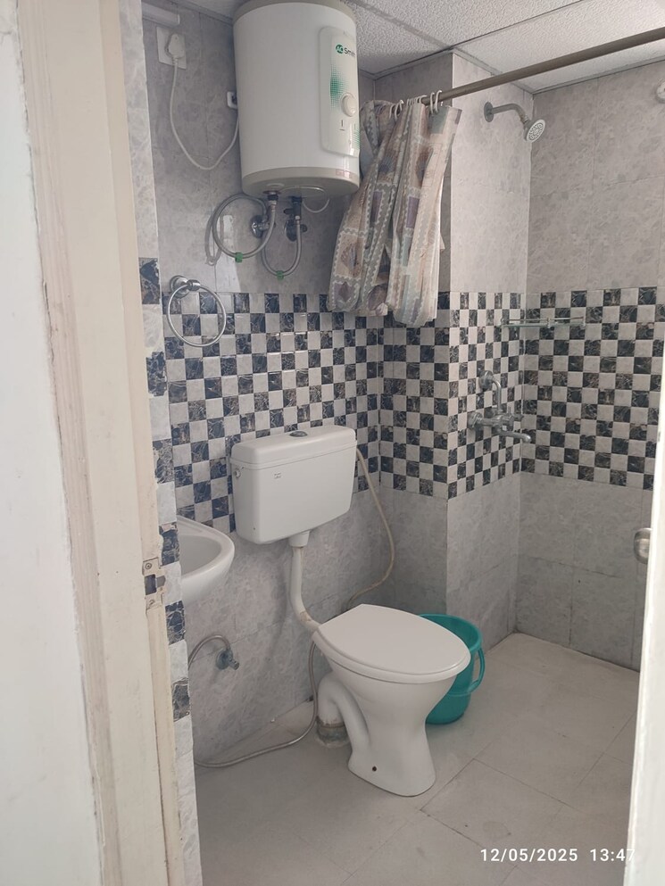 Bathroom, signature-global-synera 1 Bedroom 417 Sq.Ft. Apartment In Sector 81 Gurgaon 8715392