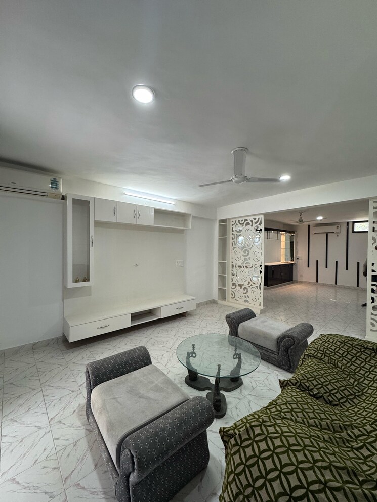 Living Room, saket 3 Bedroom 4500 Sq.Ft. Builder Floor In Saket Delhi 8715423