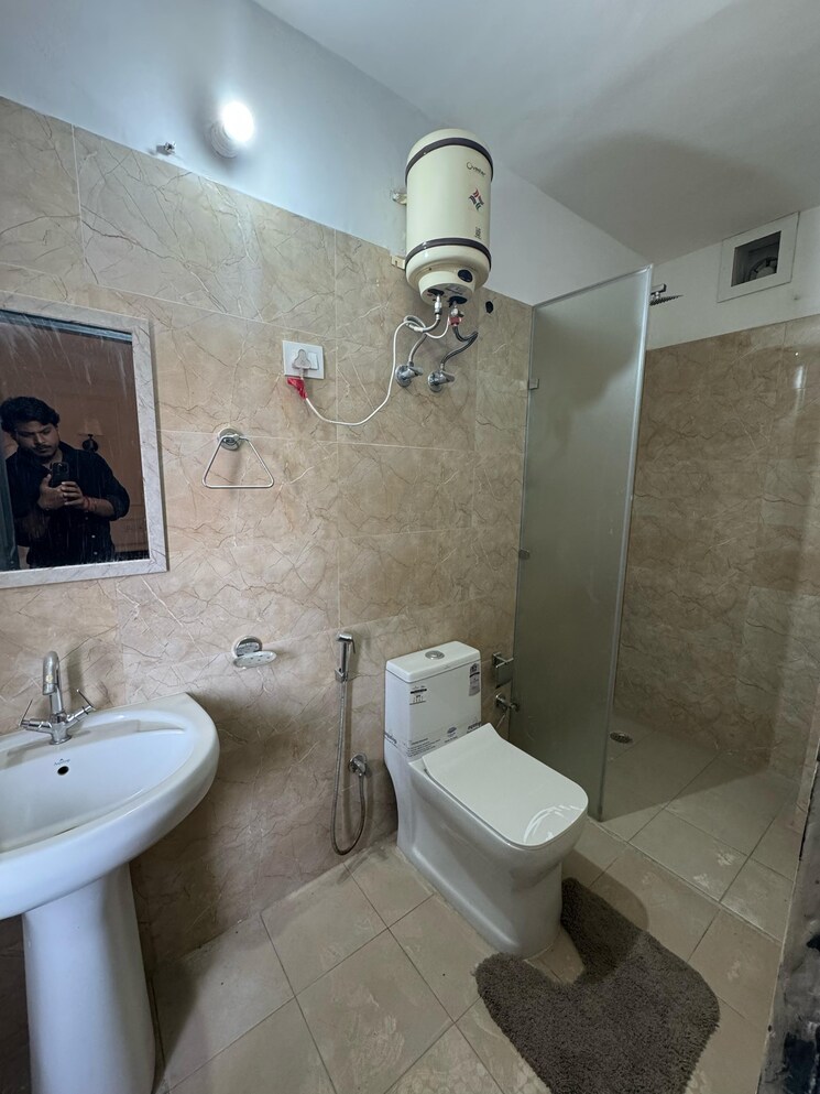 Bathroom, saket 3 Bedroom 4500 Sq.Ft. Builder Floor In Saket Delhi 8715423
