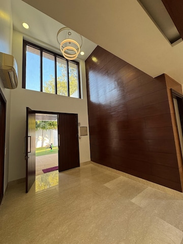 Room in 4 BHK Villa at Saket – for Sale
