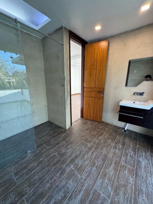 Room in 4 BHK Villa at Saket – for Sale