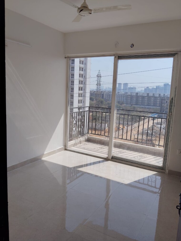 Room, signature-orchard-avenue-2 3 Bedroom 735 Sq.Ft. Apartment In Sector 93 Gurgaon 8715453