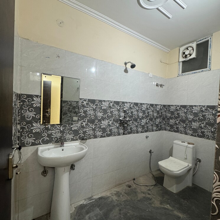 Bathroom, sahastradhara road 2 Bedroom 1600 Sq.Ft. Apartment In Sahastradhara Road Dehradun 8715478