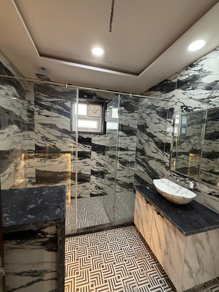 Living Room, sector 17 4 Bedroom 600 Sq.Yd. Builder Floor In Sector 17 Faridabad 8715493