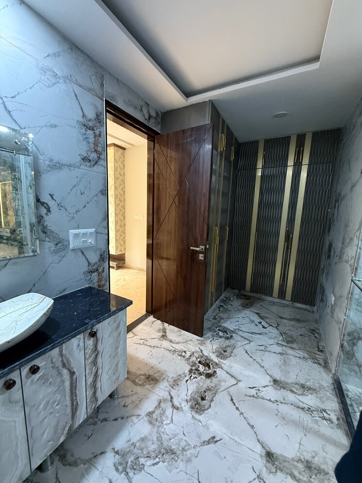 Living Room, sector 17 4 Bedroom 600 Sq.Yd. Builder Floor In Sector 17 Faridabad 8715493