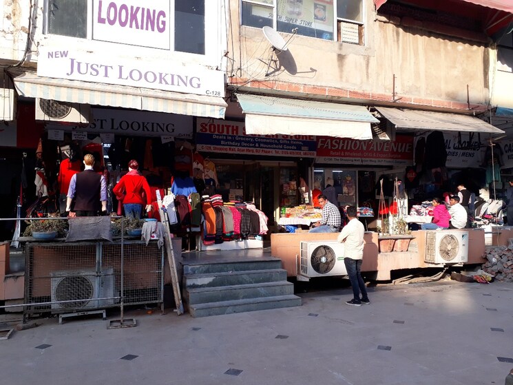 Exterior View, dlf-the-shopping-mall Commercial Office Space 1000 Sq.Ft. In Sector 26a Gurgaon 8715492