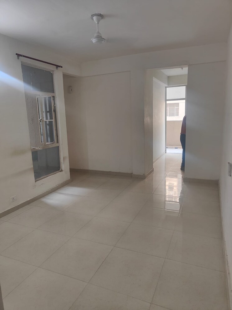 Room, signature-global-solera-2 2 Bedroom 565 Sq.Ft. Apartment In Sector 107 Gurgaon 8715500