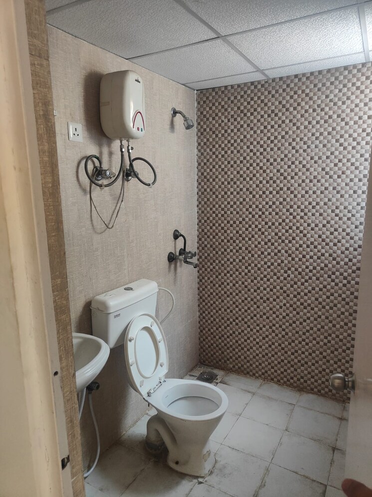 Bathroom, signature-global-solera-2 2 Bedroom 565 Sq.Ft. Apartment In Sector 107 Gurgaon 8715500