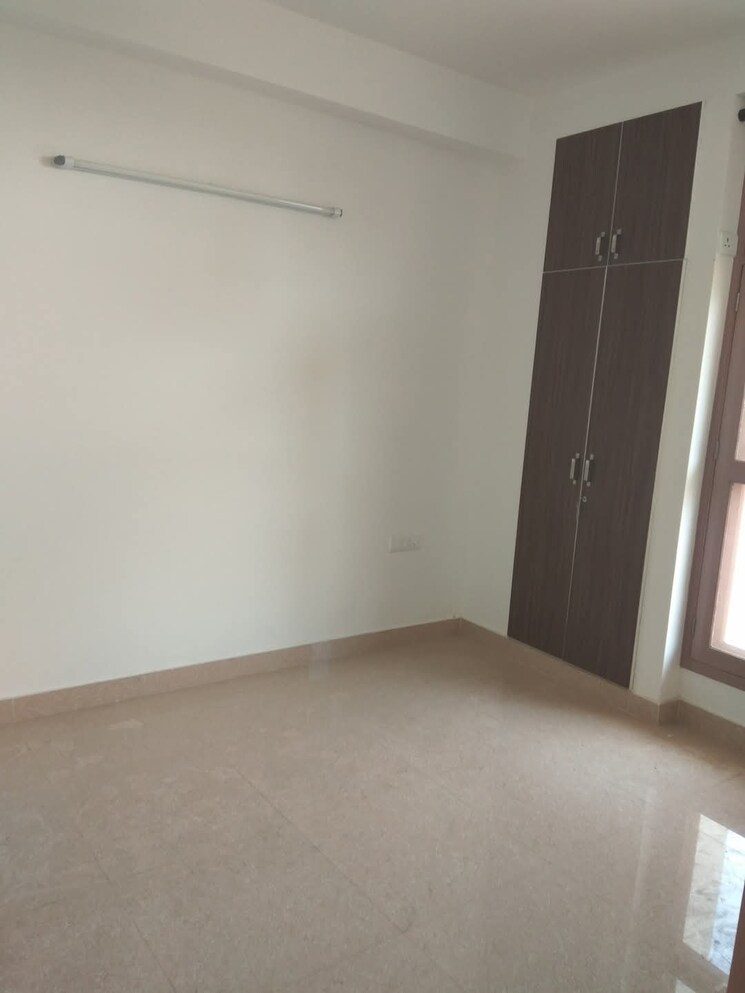 Room, sector 4 2 Bedroom 159 Sq.Yd. Builder Floor In Sector 4 Gurgaon 8715520