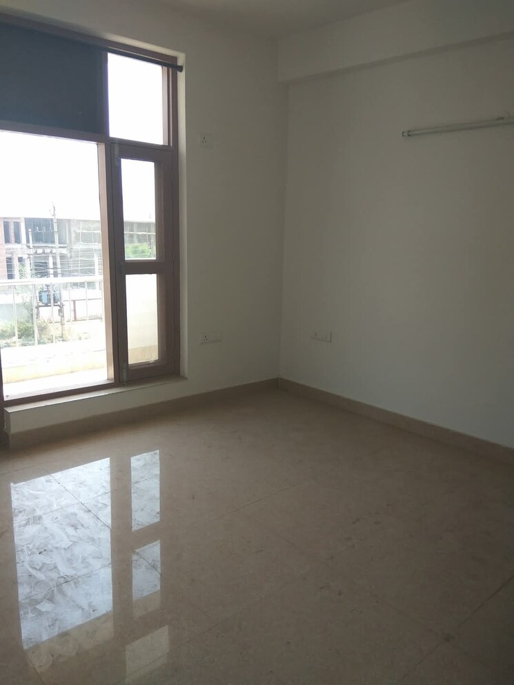 Room, sector 4 2 Bedroom 159 Sq.Yd. Builder Floor In Sector 4 Gurgaon 8715520