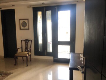 Room in 3 BHK Builder Floor at Saket – for Sale