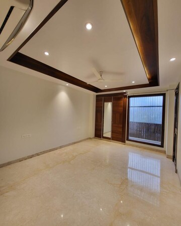 Room in 4 BHK Builder Floor at Greater Kailash – for Sale