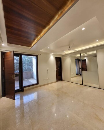 Room in 4 BHK Builder Floor at Greater Kailash – for Sale