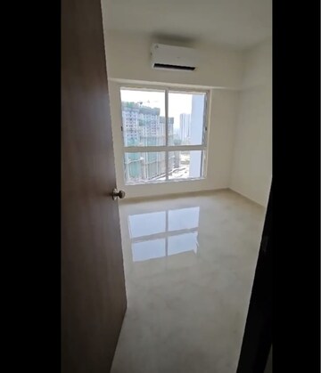 Room in 2 BHK Apartment at Lodha Amara, Kolshet Road – for Sale