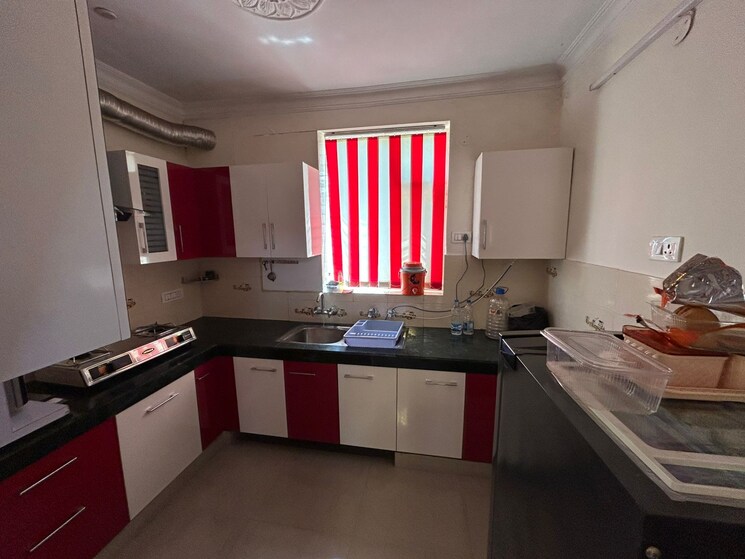 Kitchen, central-town 3 Bedroom 1450 Sq.Ft. Apartment In Vip Road Zirakpur 8715566