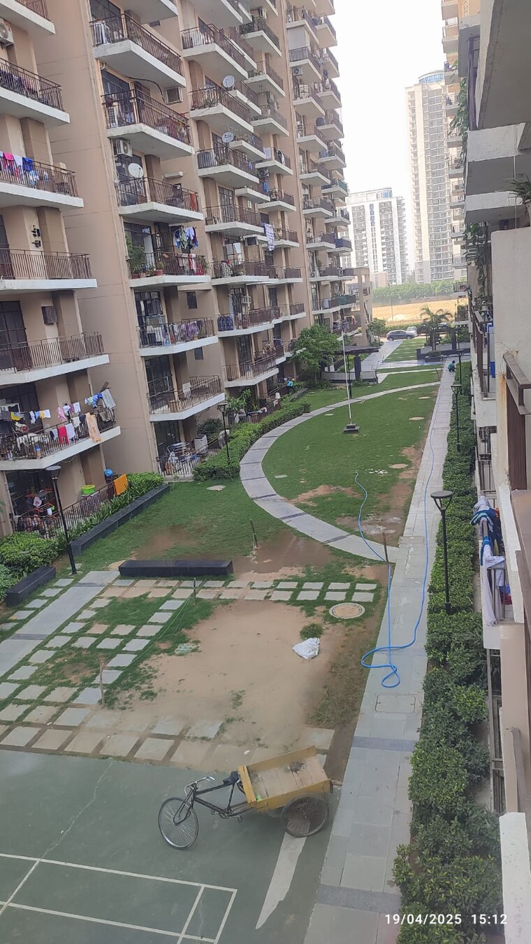 Balcony, signature-global-orchard-avenue 1 Bedroom 421 Sq.Ft. Apartment In Sector 93 Gurgaon 8715557