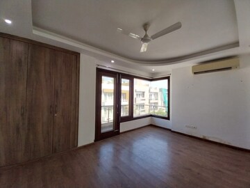 Room in 4 BHK Builder Floor at Saket – for Rent