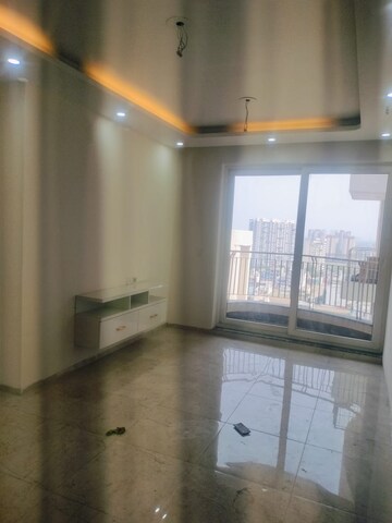 Room in 2 BHK Apartment at BPTP Discovery Park, Sector 80 – for Rent