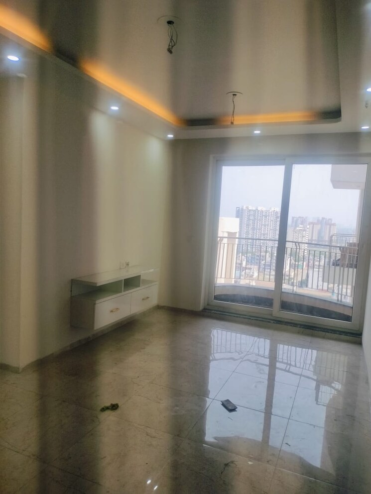 Room, bptp-discovery-park 2 Bedroom 1250 Sq.Ft. Apartment In Sector 80 Faridabad 8715452