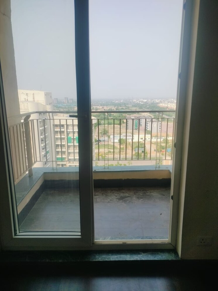 Balcony, bptp-discovery-park 2 Bedroom 1250 Sq.Ft. Apartment In Sector 80 Faridabad 8715452