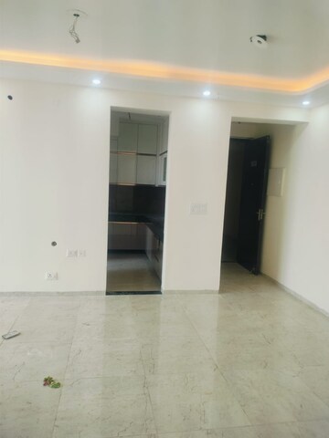 Room in 2 BHK Apartment at BPTP Discovery Park, Sector 80 – for Rent