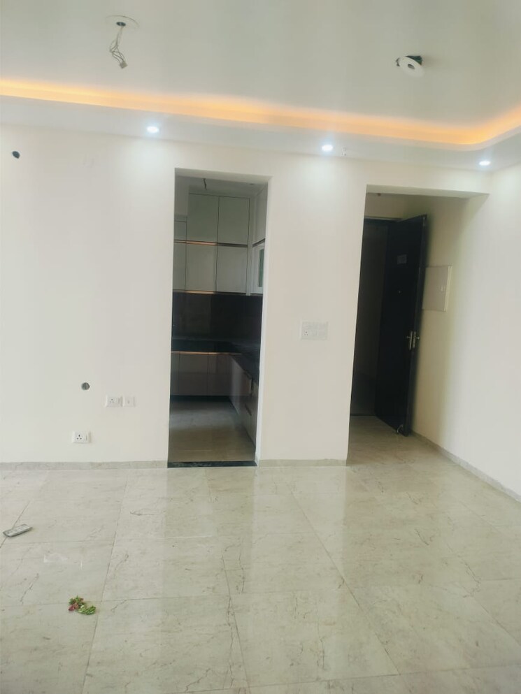 Room, bptp-discovery-park 2 Bedroom 1250 Sq.Ft. Apartment In Sector 80 Faridabad 8715452