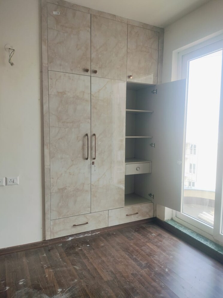 Bathroom, bptp-discovery-park 2 Bedroom 1250 Sq.Ft. Apartment In Sector 80 Faridabad 8715452