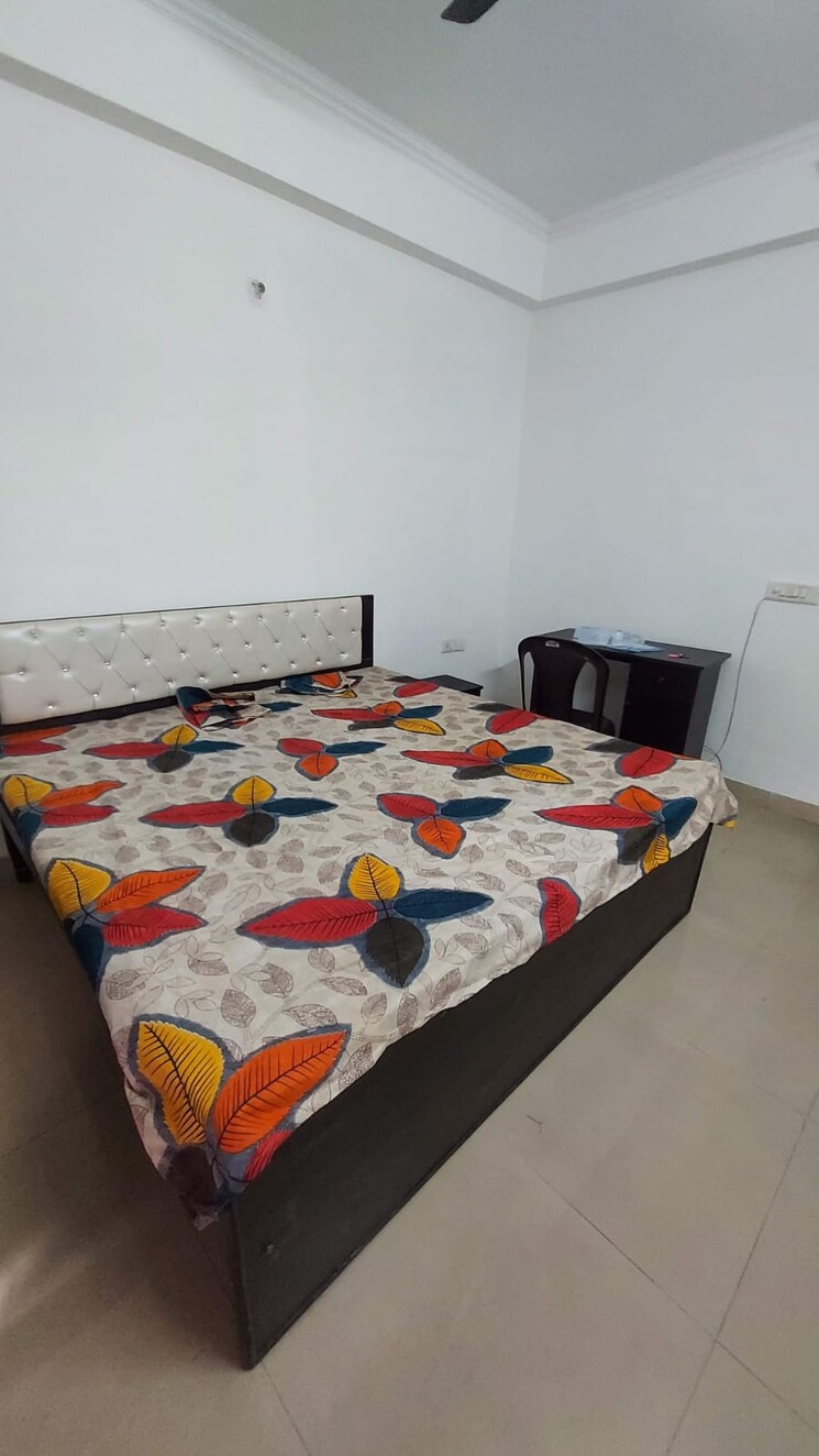 Bedroom, aims-golf-city 2.5 Bedroom 1150 Sq.Ft. Apartment In Sector 75 Noida 8715563