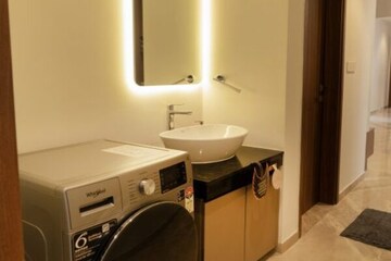 Attached Bathroom in 3 BHK Apartment at Sholinganallur – for Sale
